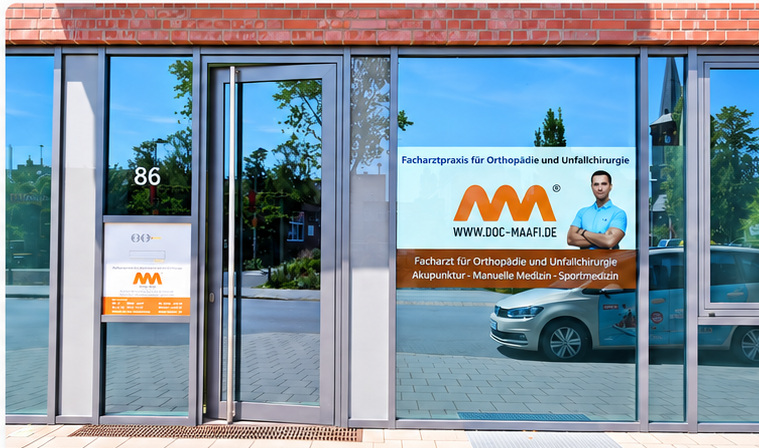 Außenansicht der Facharztpraxis Maziar Maafi in der Werkstättenstraße 86